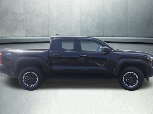 Used 2025 Toyota Tacoma TRD Off-Road w/ TRD Off Road Premium Package AWD/4WD image 16