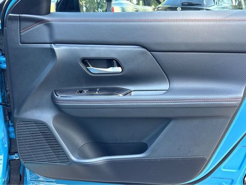Used 2025 Nissan Kicks SR FWD image 13