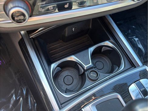 Used 2019 BMW 740i w/ M Sport Package image 36