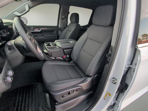 New 2025 GMC Sierra 1500 SLE w/ Preferred Package image 18