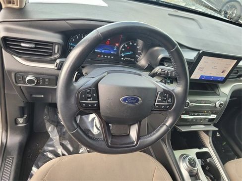 Used 2020 Ford Explorer XLT w/ Class III Trailer Tow Package image 30