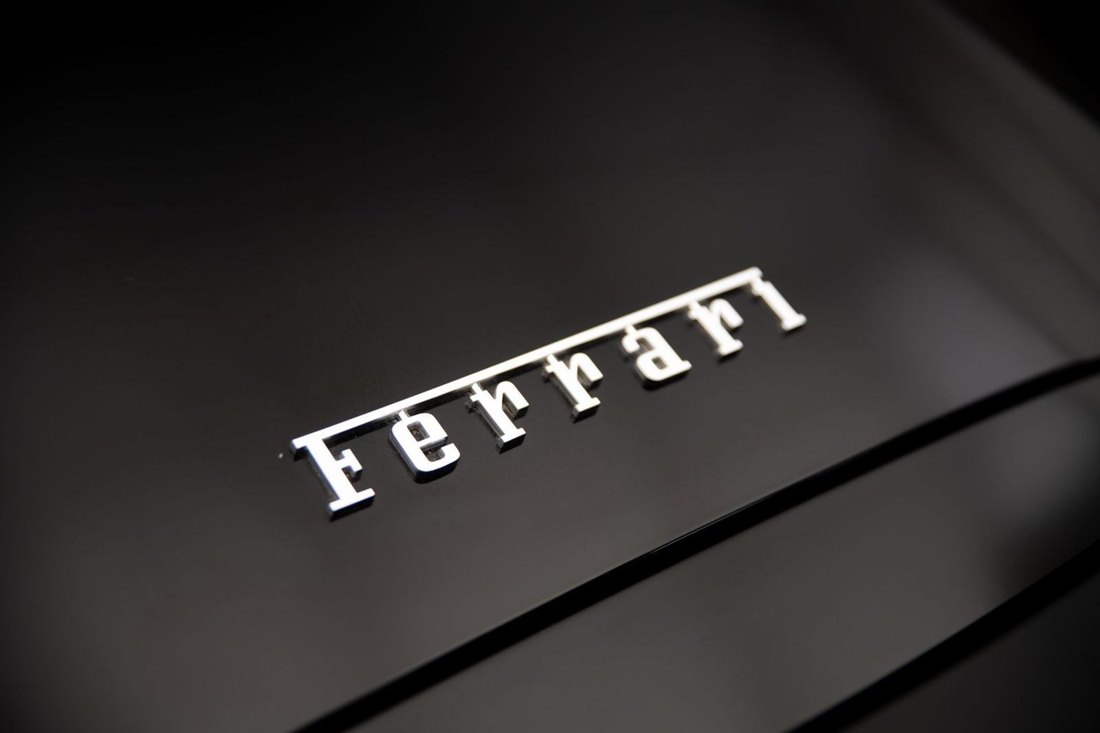 Used 2017 Ferrari 488 Spider RWD image 37