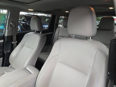 Used 2019 Toyota Highlander XLE FWD image 9