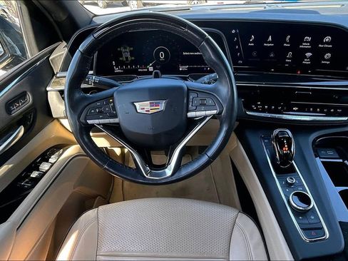 Used 2024 Cadillac Escalade Premium Luxury image 5