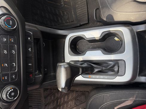 Used 2021 Chevrolet Colorado LT AWD/4WD image 15