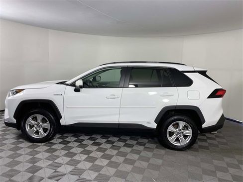 Used 2021 Toyota RAV4 XLE w/ Convenience Package image 5