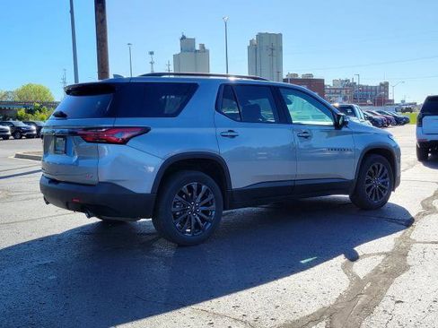 Used 2023 Chevrolet Traverse RS AWD/4WD image 2