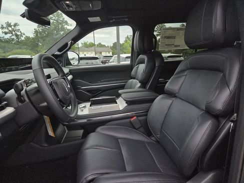 New 2026 Lincoln Navigator Reserve w/ Jet Appearance Package AWD/4WD image 11