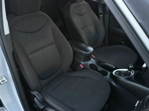 Used 2016 Kia Soul FWD image 20