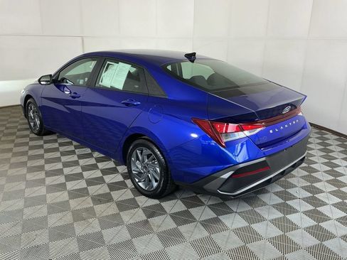 Used 2024 Hyundai Elantra SEL FWD image 9