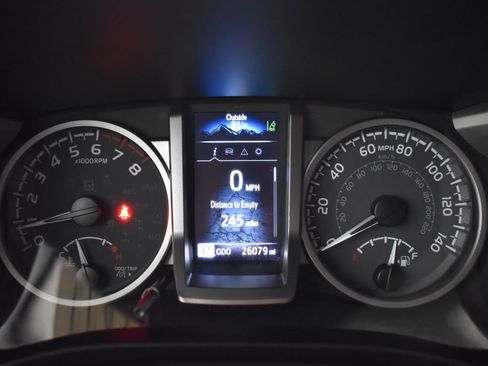 Used 2022 Toyota Tacoma SR5 w/ Technology Package RWD image 17