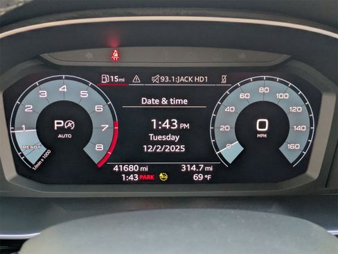 Used 2023 Audi Q3 2.0T Premium w/ Convenience Package image 12