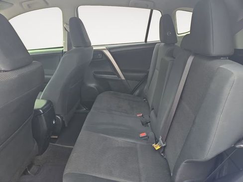 Used 2018 Toyota RAV4 LE image 14