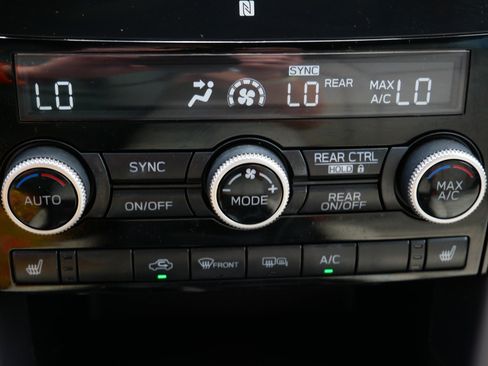 Used 2020 Subaru Ascent Limited w/ Technology Package AWD/4WD image 23