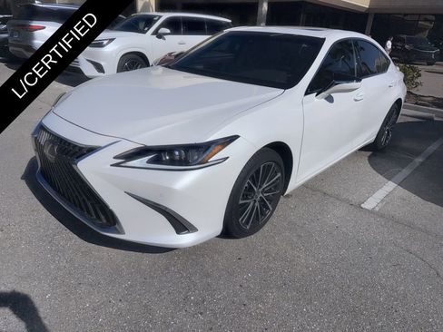 Used 2025 Lexus ES 300h w/ Premium Package FWD image 2