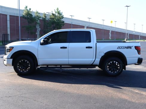 Used 2021 Nissan Titan PRO-4X w/ Pro-4x Convenience Package AWD/4WD image 34