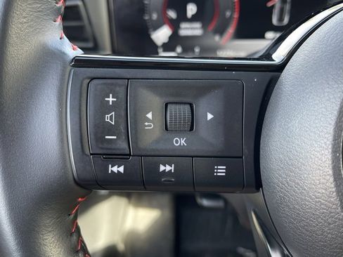 Certified 2025 Nissan Kicks SR image 19