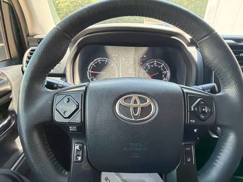 Used 2021 Toyota 4Runner TRD Off-Road AWD/4WD image 23