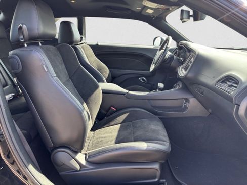 Used 2023 Dodge Challenger GT w/ Plus Package image 18