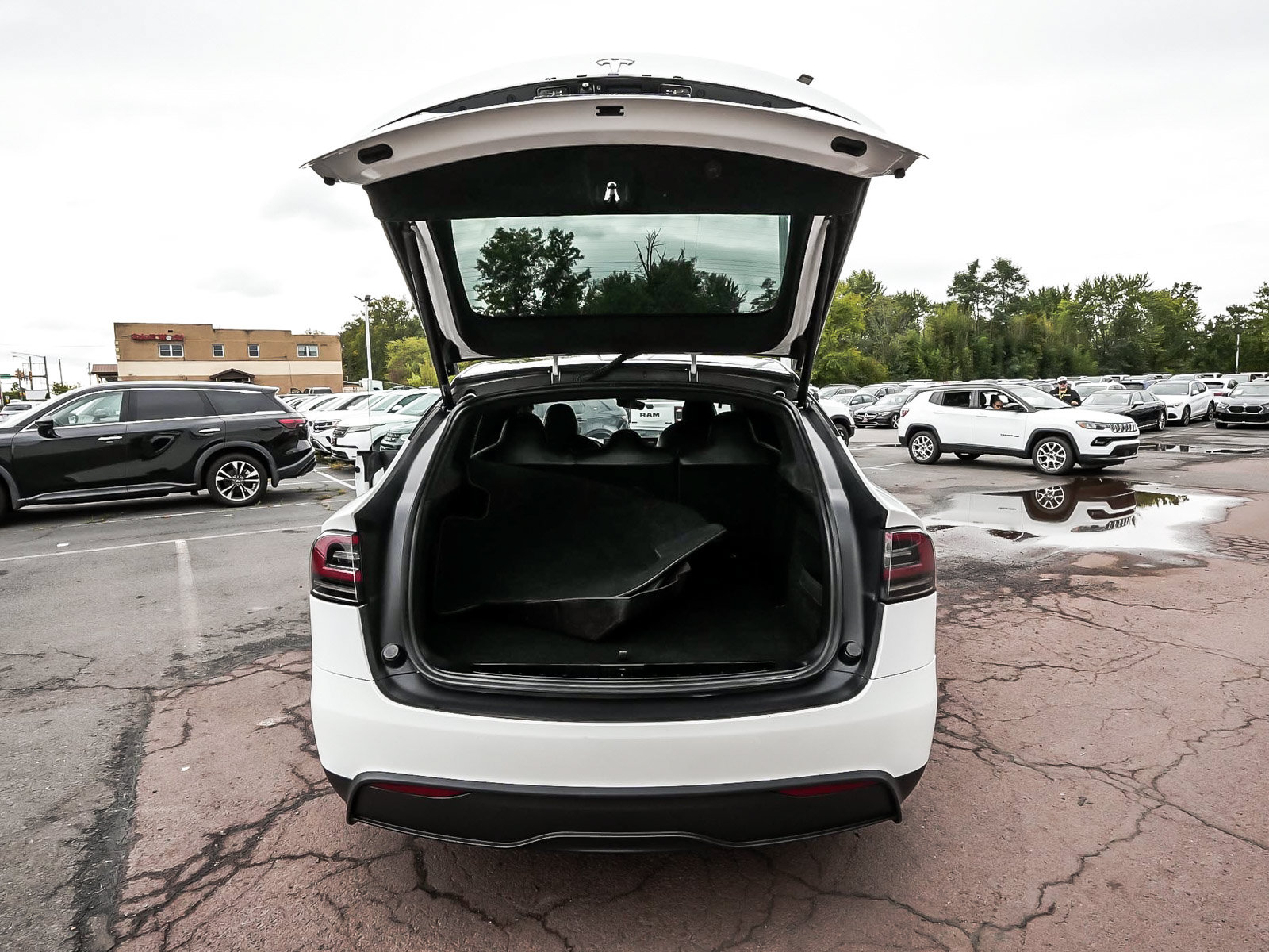Used 2023 Tesla Model X AWD/4WD image 47