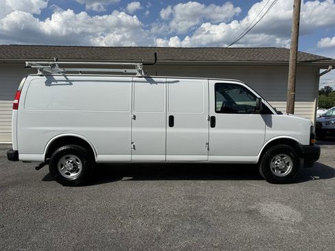 Used 2022 Chevrolet Express 3500 Extended w/ Driver Convenience Package RWD image 1