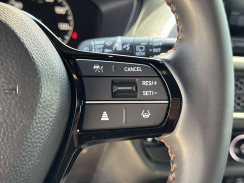Certified 2025 Honda HR-V Sport image 5
