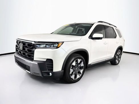 Used 2026 Honda Pilot Touring image 3