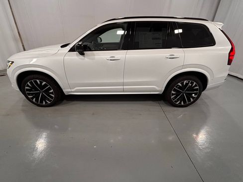 New 2026 Volvo XC90 B6 Ultra w/ Lounge Package image 9