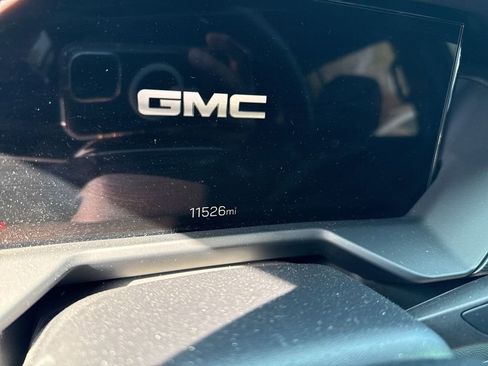 Used 2024 GMC Acadia Elevation w/ Luxury Package image 9