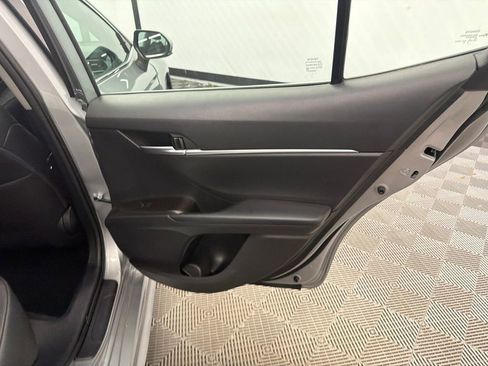 Used 2024 Toyota Camry SE image 17