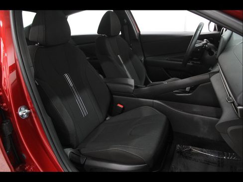 Certified 2025 Hyundai Elantra Sport FWD image 14