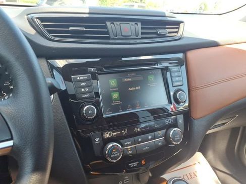 Used 2019 Nissan Rogue SL w/ Premium Package AWD/4WD image 17