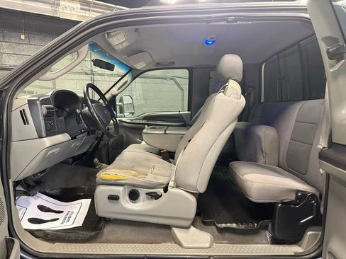 Used 2005 Ford F250 XLT AWD/4WD image 14