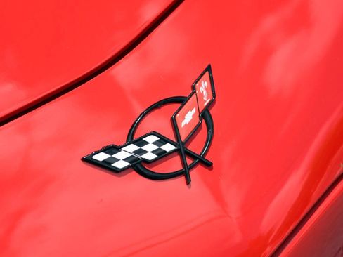 Used 2004 Chevrolet Corvette Coupe w/ Roof Package RWD image 24