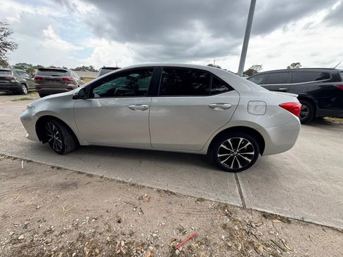 Used 2017 Toyota Corolla SE FWD image 9