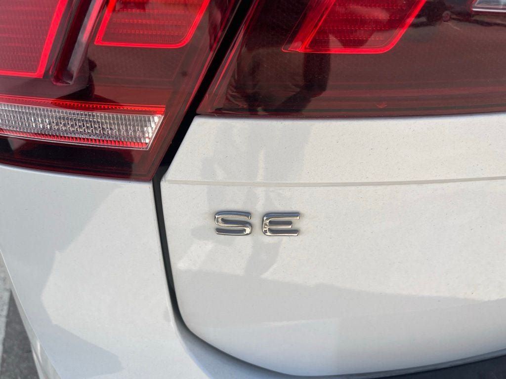 Used 2024 Volkswagen Tiguan SE R-Line FWD image 11