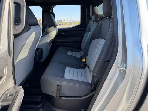 Used 2024 Toyota Tacoma TRD Off-Road image 17