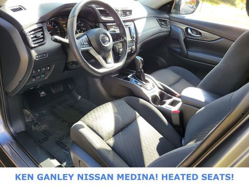 Used 2019 Nissan Rogue SV image 25