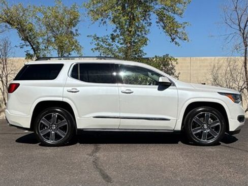 Used 2019 GMC Acadia Denali w/ Technology Package FWD image 6