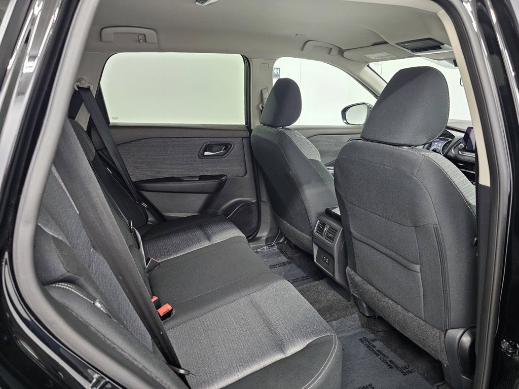 Used 2023 Nissan Rogue SV AWD/4WD image 24