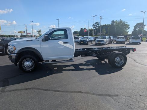Used 2024 RAM 4500 Tradesman w/ Safety Group AWD/4WD image 5