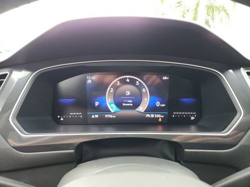 Used 2024 Volkswagen Tiguan SE R-Line image 28