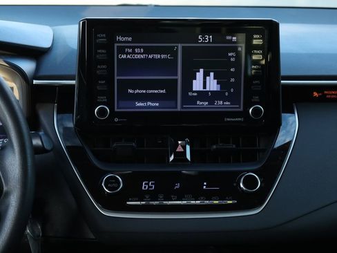 Used 2022 Toyota Corolla LE image 6