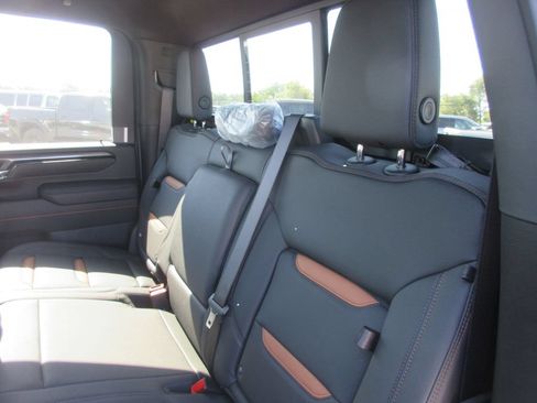 New 2026 GMC Sierra 2500 AT4 w/ AT4 Premium Plus Package AWD/4WD image 14