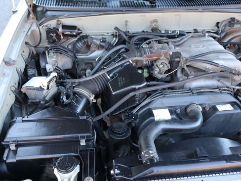 Used 2000 Toyota 4Runner SR5 w/ Upgrade Value Pkg 4 image 35