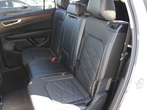 Certified 2024 Volkswagen Atlas SE image 21