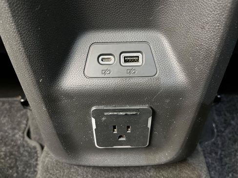 Used 2023 Buick Envision Avenir AWD/4WD image 13