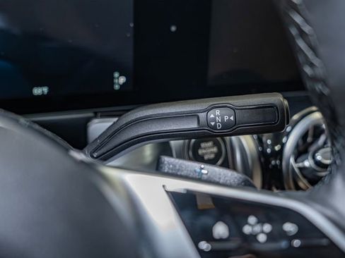 Used 2026 Mercedes-Benz GLB 250 4MATIC image 17