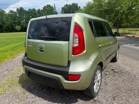 Used 2013 Kia Soul + FWD image 4