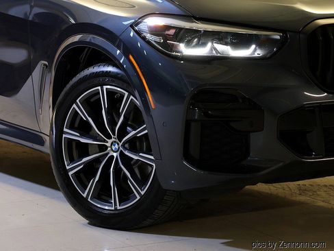 Used 2022 BMW X5 xDrive40i w/ M Sport Package image 3